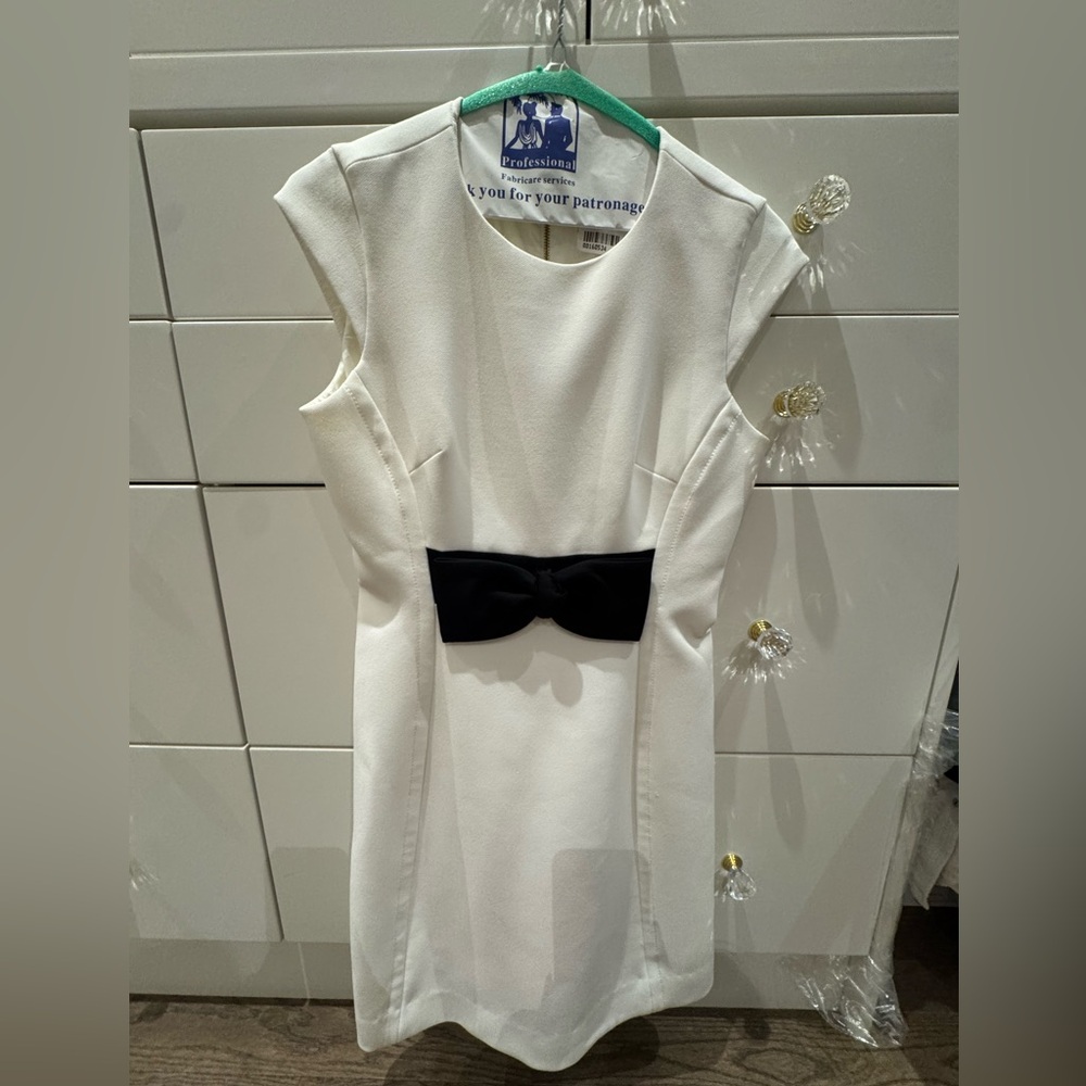 Kate Spade White Dress with Black Bow- size 2